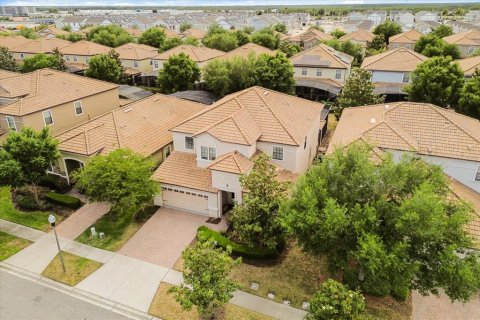 House in Davenport, Florida 7 bedrooms, 334.82 sq.m. № 2099542 - photo 9