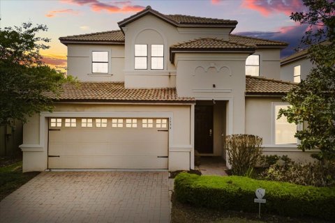House in Davenport, Florida 7 bedrooms, 334.82 sq.m. № 2099542