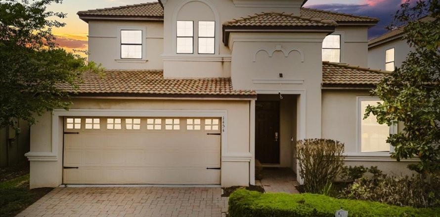 House in Davenport, Florida 7 bedrooms, 334.82 sq.m. № 2099542