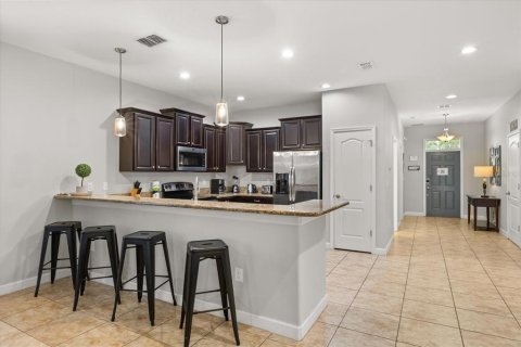 House in Davenport, Florida 7 bedrooms, 334.82 sq.m. № 2099542 - photo 14