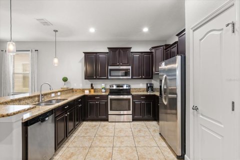 House in Davenport, Florida 7 bedrooms, 334.82 sq.m. № 2099542 - photo 18