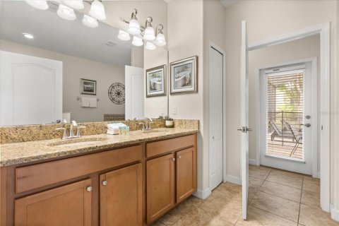 House in Davenport, Florida 7 bedrooms, 334.82 sq.m. № 2099542 - photo 27