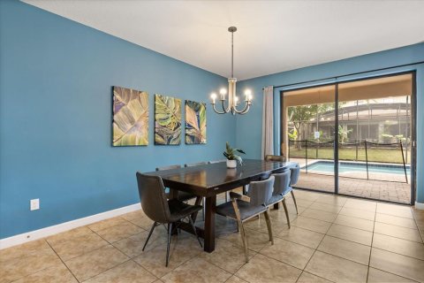 House in Davenport, Florida 7 bedrooms, 334.82 sq.m. № 2099542 - photo 13