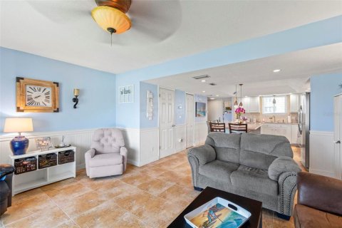 Condo in Flagler Beach, Florida, 2 bedrooms  № 1884698 - photo 17
