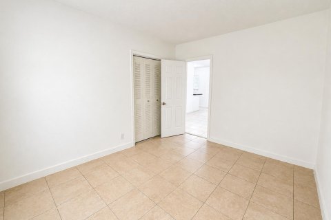 Appartement à louer à Fort Lauderdale, Floride: 2 chambres, 74.32 m2 № 2182495 - photo 11