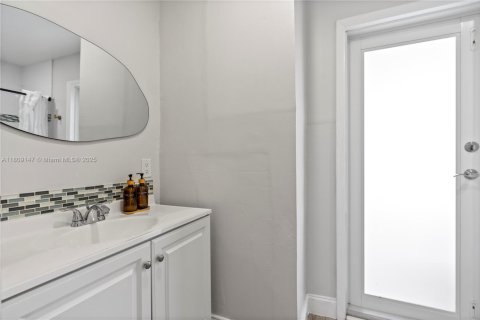 Casa en venta en Miami, Florida, 4 dormitorios, 160.91 m2 № 1750431 - foto 22