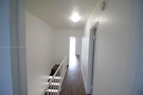 Condo in Miami, Florida, 2 bedrooms  № 2067787 - photo 6