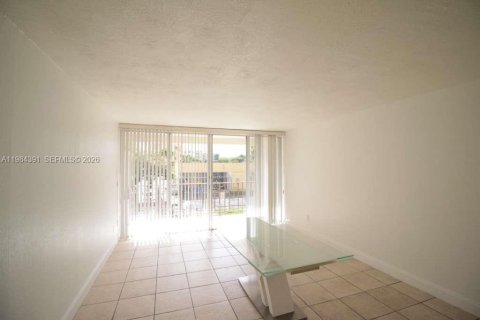 Condo in Miami, Florida, 2 bedrooms  № 2067787