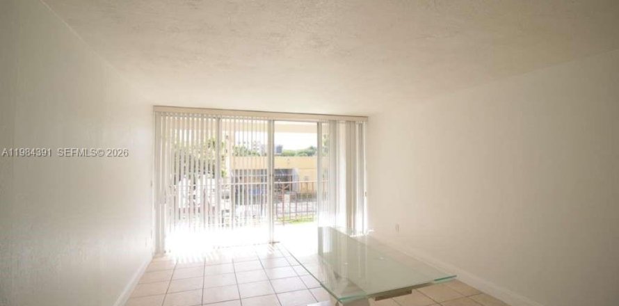 Condo in Miami, Florida, 2 bedrooms  № 2067787