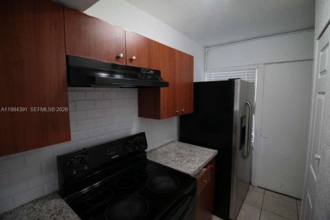 Condo in Miami, Florida, 2 bedrooms  № 2067787 - photo 4