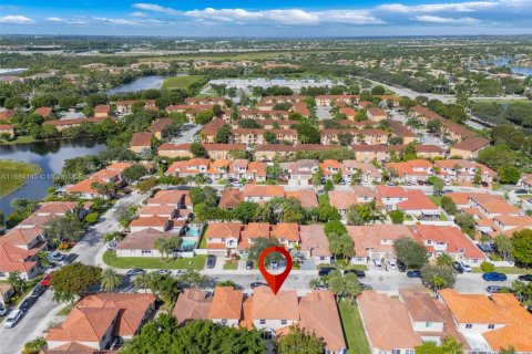 House in Pembroke Pines, Florida 3 bedrooms, 155.33 sq.m. № 1938841 - photo 24