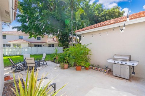 House in Pembroke Pines, Florida 3 bedrooms, 155.33 sq.m. № 1938841 - photo 22