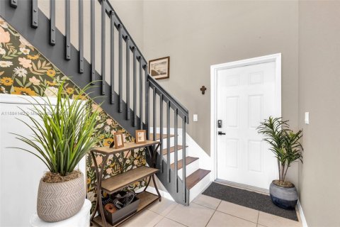 House in Pembroke Pines, Florida 3 bedrooms, 155.33 sq.m. № 1938841 - photo 3