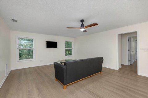 House in Dunedin, Florida 3 bedrooms, 170.48 sq.m. № 2428737 - photo 14