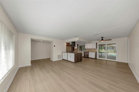 House in Dunedin, Florida 3 bedrooms, 170.48 sq.m. № 2428737 - photo 10