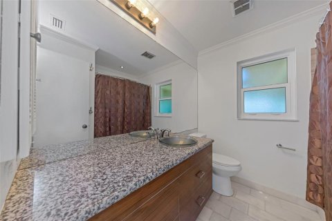 House in Dunedin, Florida 3 bedrooms, 170.48 sq.m. № 2428737 - photo 23
