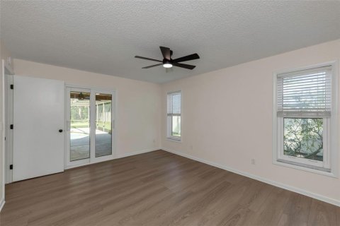House in Dunedin, Florida 3 bedrooms, 170.48 sq.m. № 2428737 - photo 16
