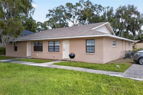 Commercial property in Ocala, Florida 6 bedrooms, 250.37 sq.m. № 2368854
