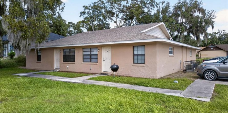 Commercial property in Ocala, Florida 6 bedrooms, 250.37 sq.m. № 2368854