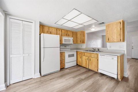 Touwnhouse à louer à Orlando, Floride: 2 chambres, 89.19 m2 № 2108272 - photo 7