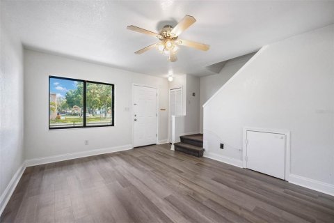 Touwnhouse à louer à Orlando, Floride: 2 chambres, 89.19 m2 № 2108272 - photo 3