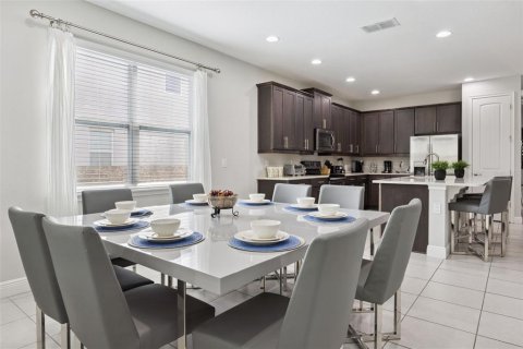 Casa en alquiler en Kissimmee, Florida, 8 dormitorios, 335.56 m2 № 2408415 - foto 12
