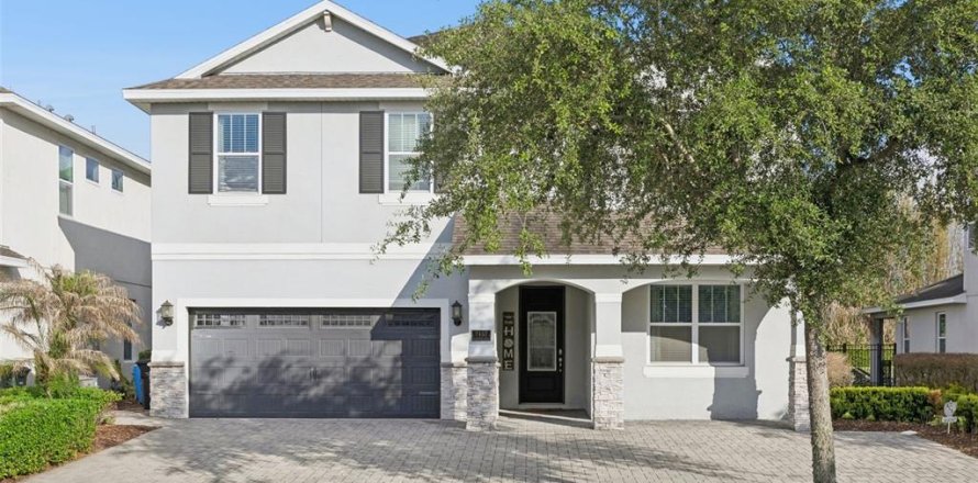 Casa en Kissimmee, Florida 8 dormitorios, 335.56 m2 № 2408415