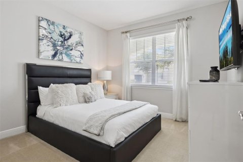 Casa en alquiler en Kissimmee, Florida, 8 dormitorios, 335.56 m2 № 2408415 - foto 29