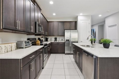 Casa en alquiler en Kissimmee, Florida, 8 dormitorios, 335.56 m2 № 2408415 - foto 16