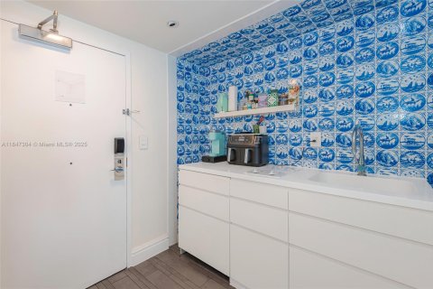Condominio en venta en Miami Beach, Florida, 1 dormitorio, 56.67 m2 № 1845739 - foto 14