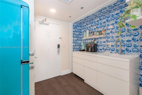 Condominio en venta en Miami Beach, Florida, 1 dormitorio, 56.67 m2 № 1845739 - foto 12