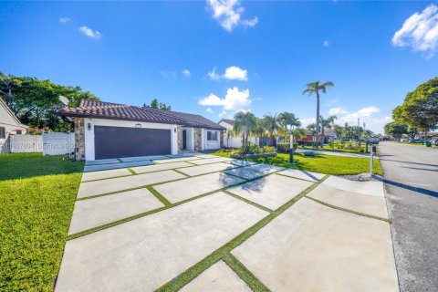 Дом в Дейви, Флорида 3 спальни, 146.79м2 № 1996365