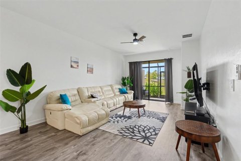 Casa en venta en Bradenton, Florida, 3 dormitorios, 131.36 m2 № 2206601 - foto 3