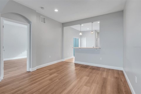 Townhouse in Groveland, Florida 3 bedrooms, 151.34 sq.m. № 2231947 - photo 9