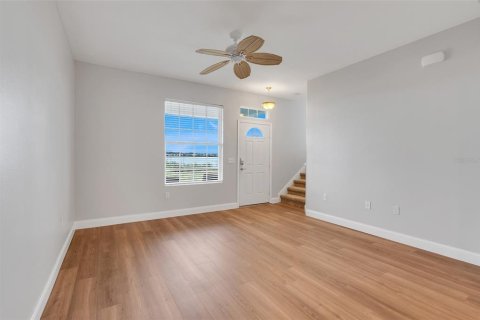 Townhouse in Groveland, Florida 3 bedrooms, 151.34 sq.m. № 2231947 - photo 7