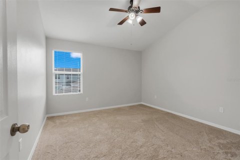 Townhouse in Groveland, Florida 3 bedrooms, 151.34 sq.m. № 2231947 - photo 30