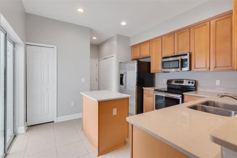 Townhouse in Groveland, Florida 3 bedrooms, 151.34 sq.m. № 2231947 - photo 12