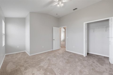 Townhouse in Groveland, Florida 3 bedrooms, 151.34 sq.m. № 2231947 - photo 28