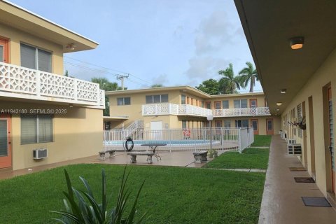 Condominio en alquiler en North Miami, Florida, 1 dormitorio № 2008455 - foto 15