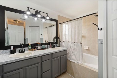 Townhouse in Orlando, Florida 3 bedrooms, 141.21 sq.m. № 1828136 - photo 18