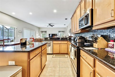 House in New Port Richey, Florida 4 bedrooms, 208.75 sq.m. № 1798480 - photo 16