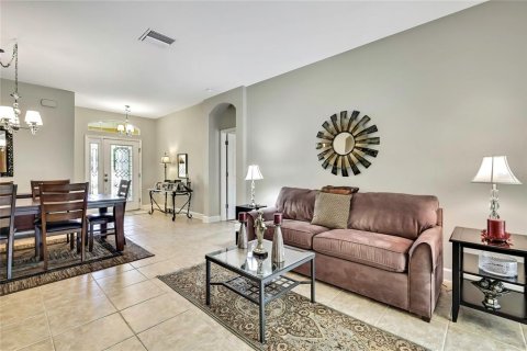 House in New Port Richey, Florida 4 bedrooms, 208.75 sq.m. № 1798480 - photo 11