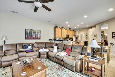 House in New Port Richey, Florida 4 bedrooms, 208.75 sq.m. № 1798480 - photo 14