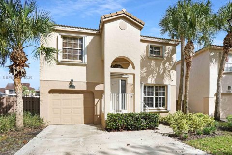 Casa en Plantation, Florida 3 dormitorios, 137.87 m2 № 2024185