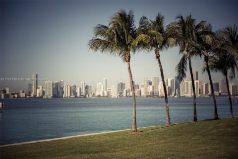 Copropriété à louer à Miami, Floride: 2 chambres, 132.76 m2 № 2077328 - photo 3