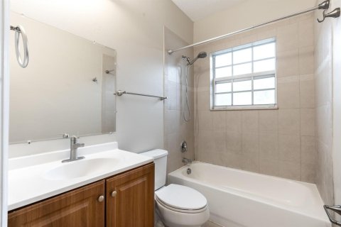 Apartment in Pompano Beach, Florida 3 bedrooms, 106.93 sq.m. № 2394628 - photo 18