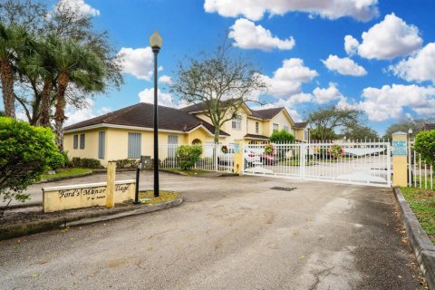 Apartment in Pompano Beach, Florida 3 bedrooms, 106.93 sq.m. № 2394628