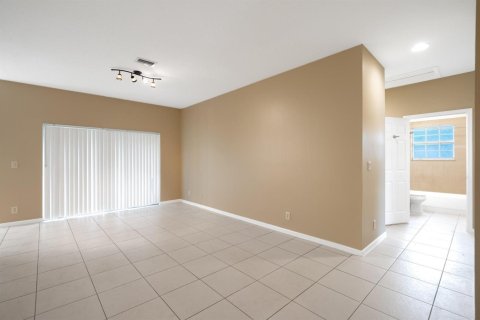 Apartment in Pompano Beach, Florida 3 bedrooms, 106.93 sq.m. № 2394628 - photo 21