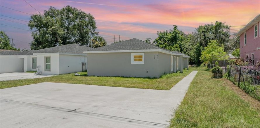 Immobilier commercial à Winter Haven, Floride 4 chambres, 260.5 m2 № 1903820