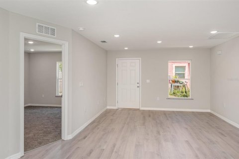 Immobilier commercial à vendre à Winter Haven, Floride: 4 chambres, 260.5 m2 № 1903820 - photo 12